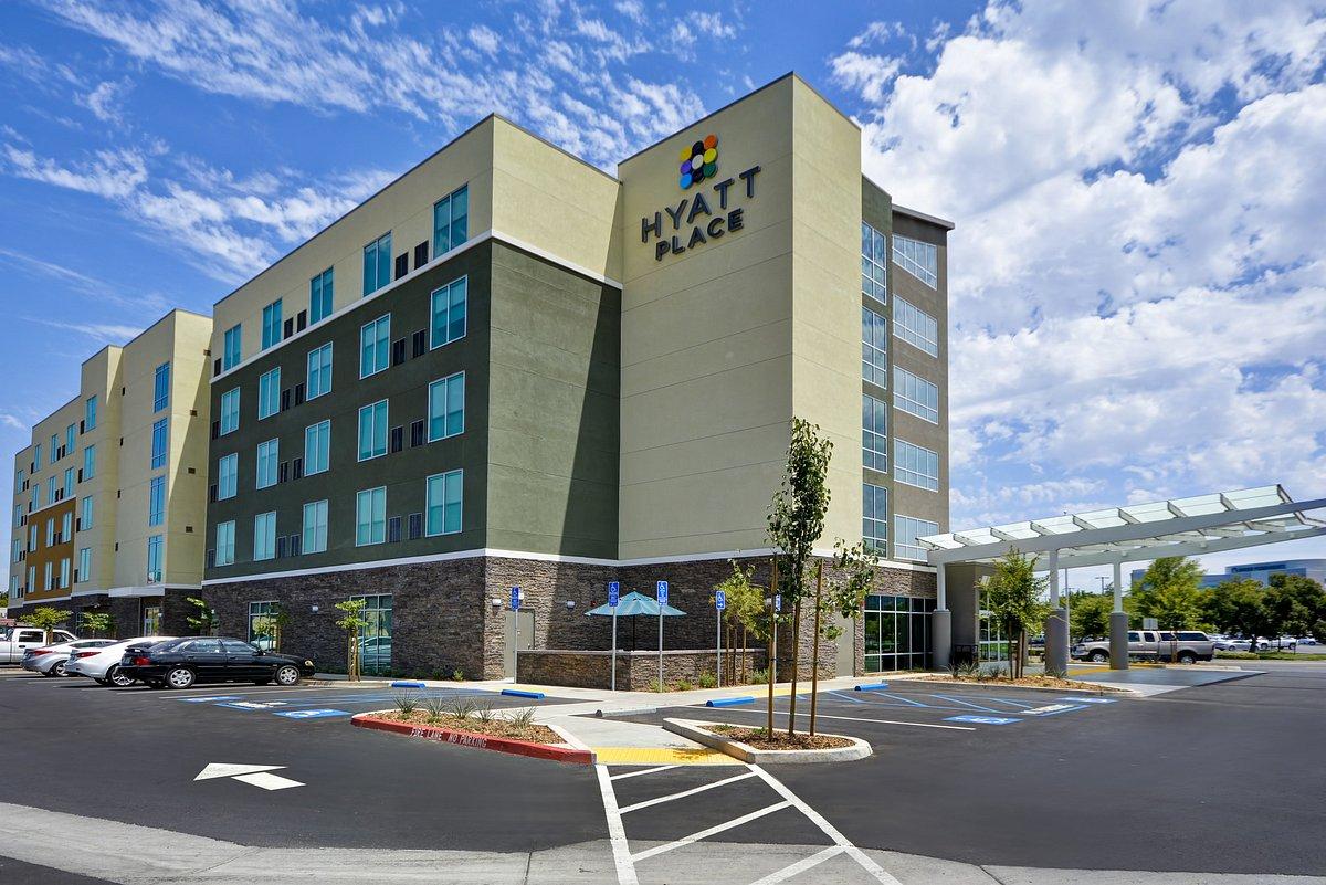 Hyatt Place Fresno Exterior photo
